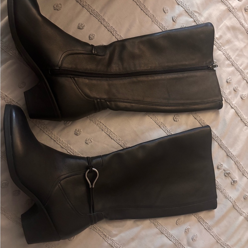Cobb Hill Black Leather Heeled Boots